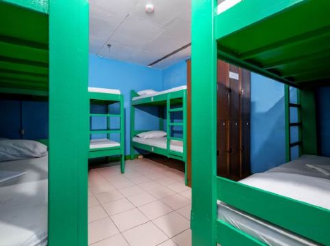 Stay Malate Hostel Room Type - Bed In Mixed Aircon Dormitory With Shared Bathroom