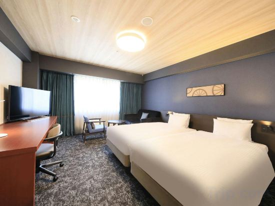Richmond Hotel Yokohama Bashamichi - Tap to explore photos