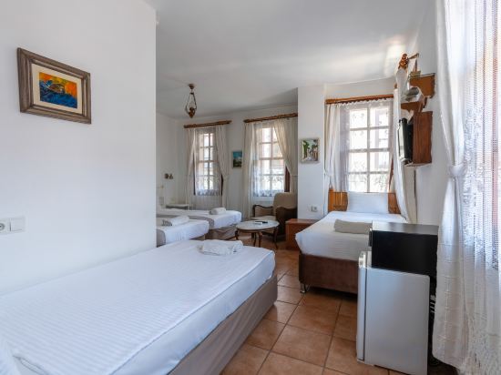 Atelya Art Hotel Room Type - Quadruple Room