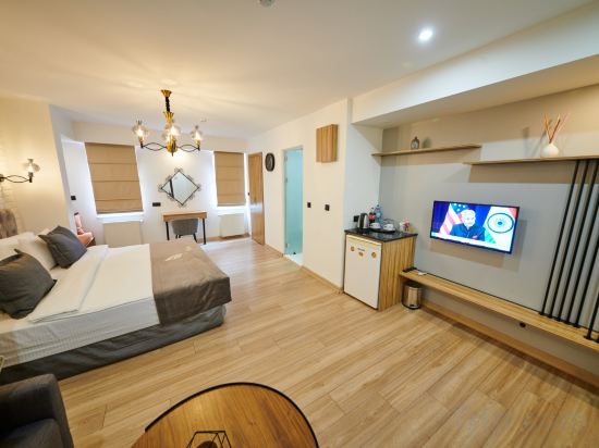 The Marions Suite - Central Comfortable Stay in Taksim Room Type - Deluxe King Room