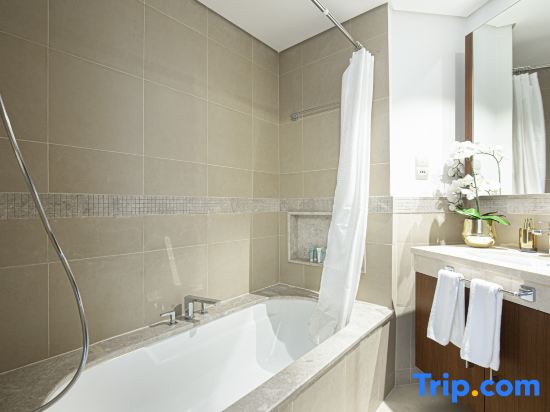 Magnificent | 2 BR | Skyline View