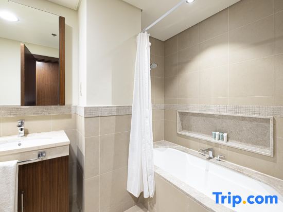 Magnificent | 2 BR | Stunning Burj Khalifa View