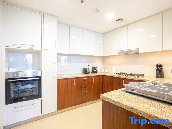 Magnificent | 2 BR | Skyline View