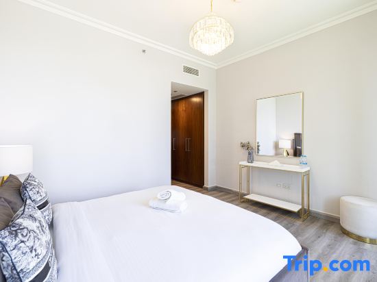 Magnificent | 2 BR | Stunning Burj Khalifa View
