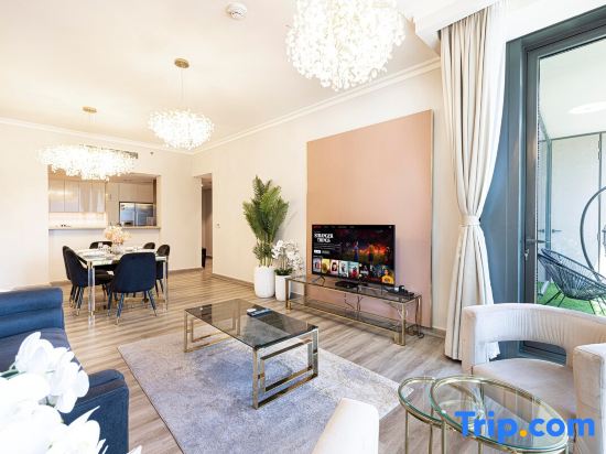 Magnificent | 2 BR | Stunning Burj Khalifa View