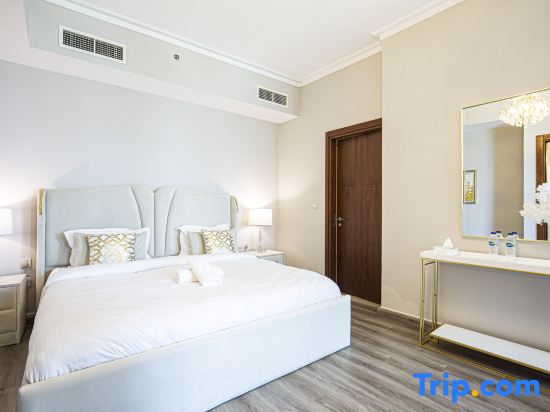 Magnificent | 2 BR | Skyline View