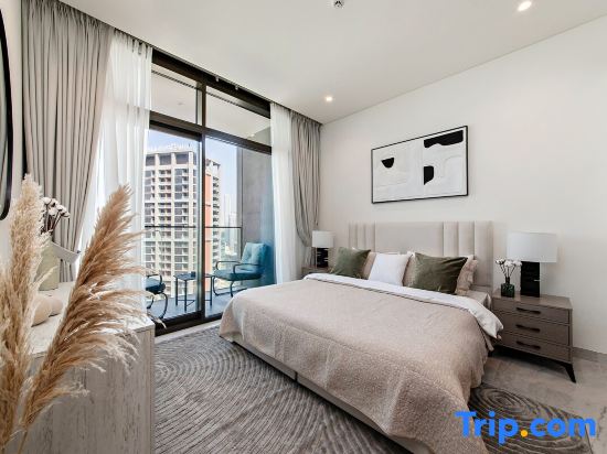 High-Rise 1Br Apartment with Burj Khalifa View