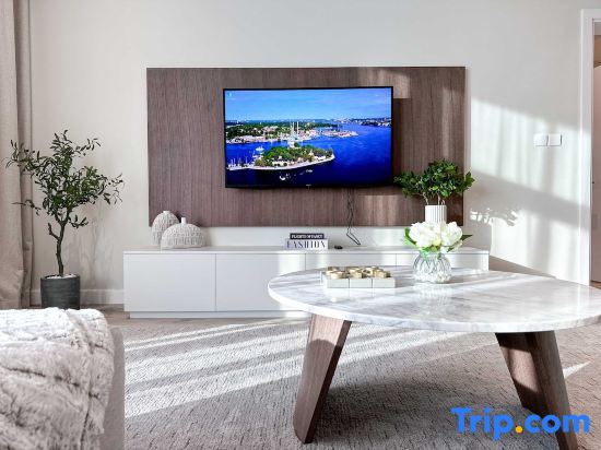 Sunset view apartment in Oceana