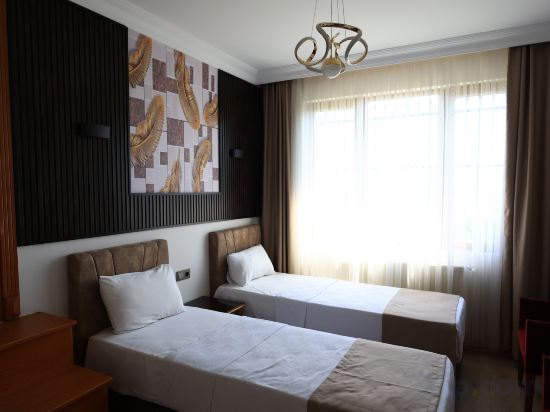 Hotel New House Room Type - Superior Double Room