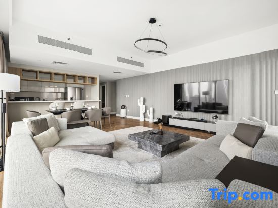 Luxury 2BR Walk-In Closet + Full Burj Khalifa View