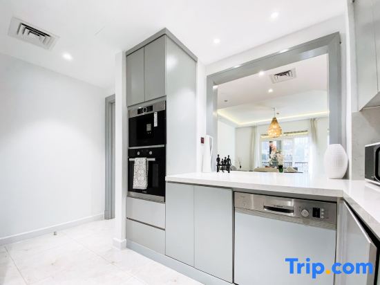 Live the Burj Lifestyle in Timeless OldTown by SBH