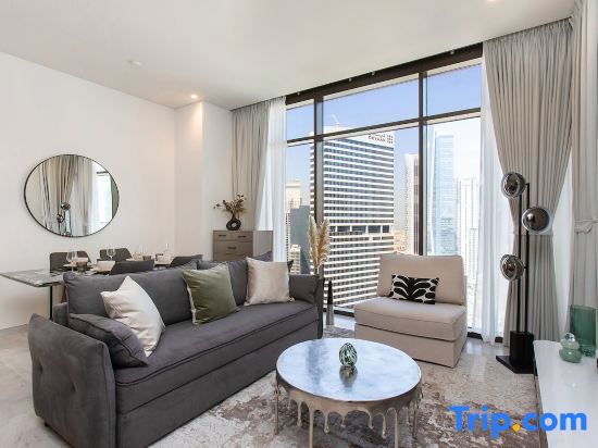 High-Rise 1Br Apartment with Burj Khalifa View