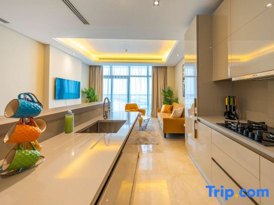 Spacious beachfront 2 bedroom apartment - The 8