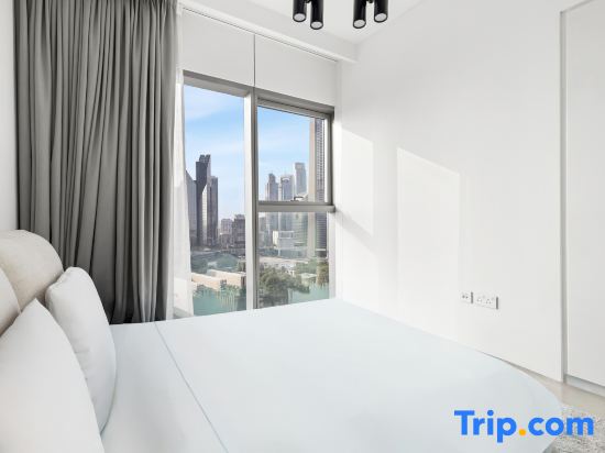 Luxury 2BR Walk-In Closet + Full Burj Khalifa View