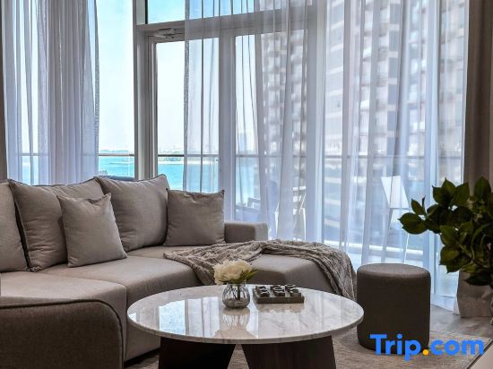 Luxury 1BR Suite with Direct Burj Al Arab View