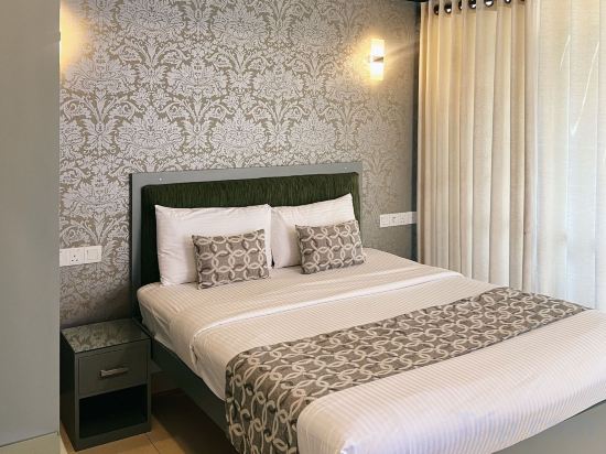 Thilhara Days Inn - Tap to explore photos