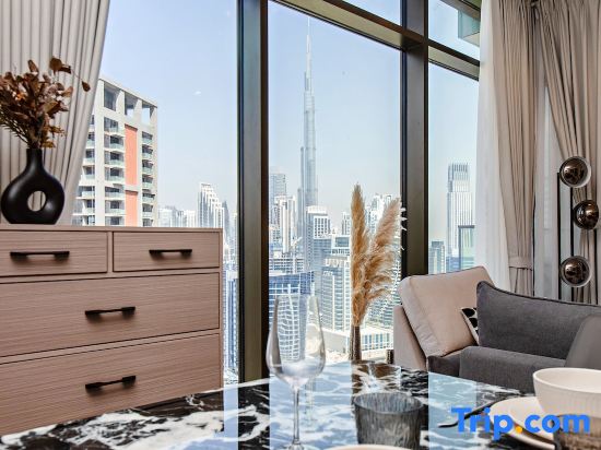 High-Rise 1Br Apartment with Burj Khalifa View