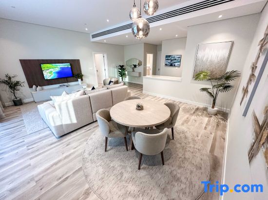 Sunset view apartment in Oceana