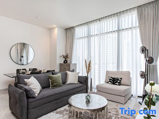 High-Rise 1Br Apartment with Burj Khalifa View