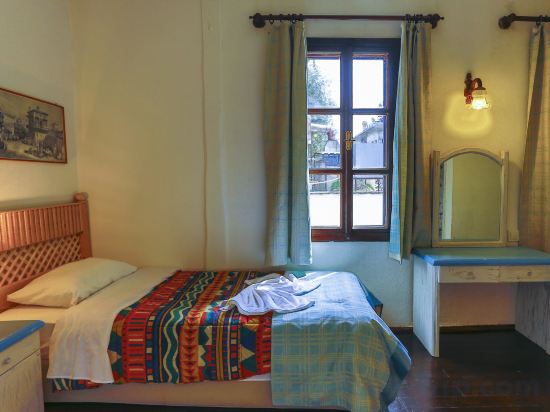 Atelya Art Hotel - Tap to explore photos