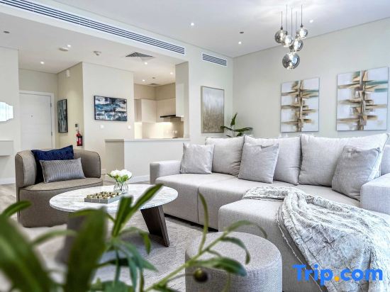 Luxury 1BR Suite with Direct Burj Al Arab View