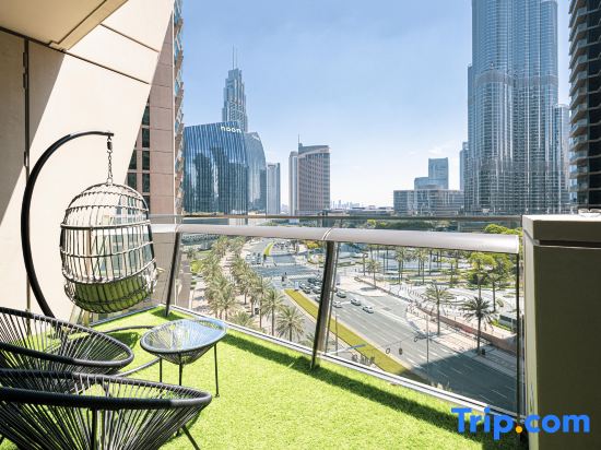 Magnificent | 2 BR | Stunning Burj Khalifa View