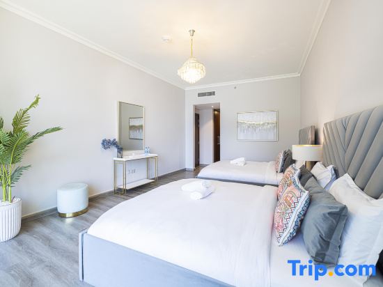 Magnificent | 2 BR | Stunning Burj Khalifa View