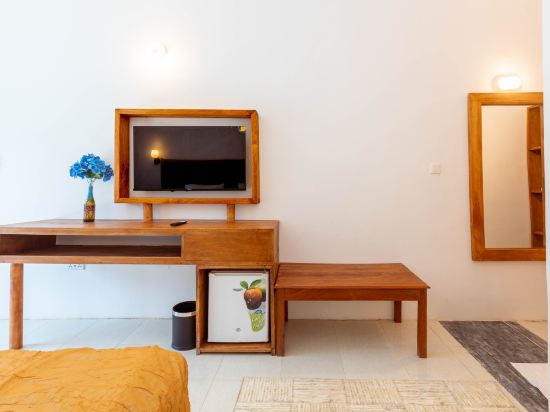 Canary Hotel & SPA Room Type - Luxury King Room With Pool View