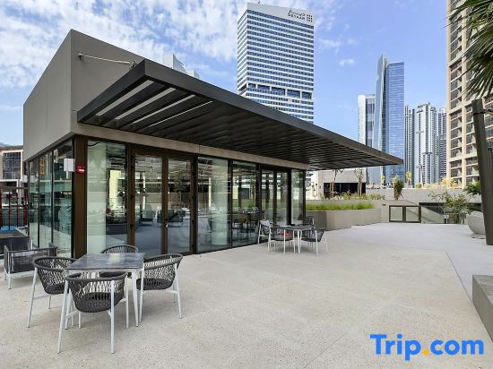 High-Rise 1Br Apartment with Burj Khalifa View