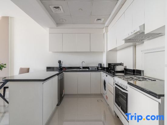 Exquisite 1-Bedroom With City Views!