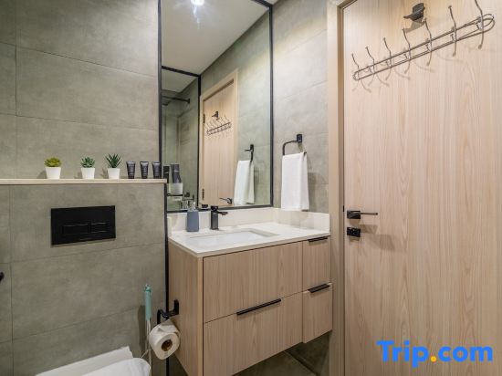 Modern 1-Bedroom Oasis in the Heart of JVC