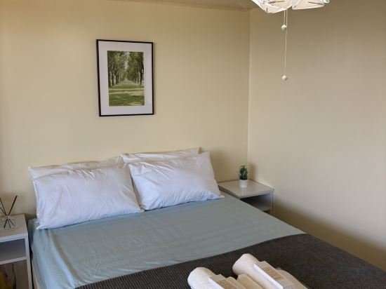 Cool Breeze-Serin West Tagaytay 1-bedrooom Condo Room Type - Queen Room
