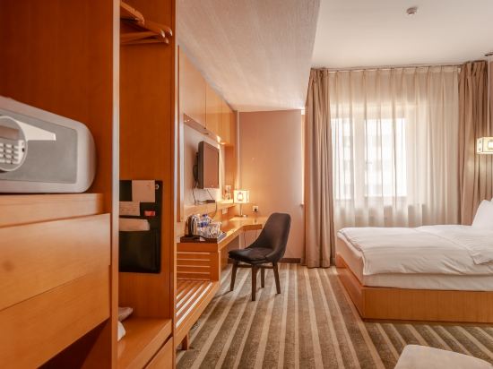 Ramada by Wyndham Ulaanbaatar Citycenter - Tap to explore photos
