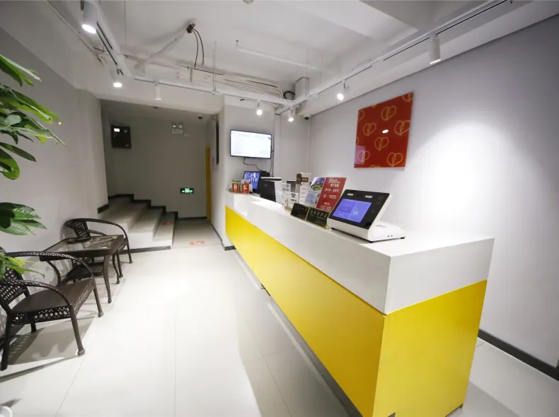 Pod Inn Hotel (Shanghai Guanglan Subway Station)