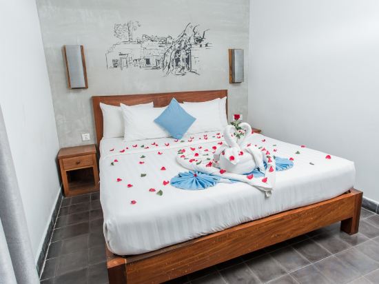 Home Chic Hotel Room Type - Junior Suite