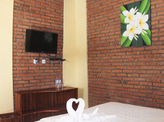 The Garuda Hotel & Restaurant Room Type - Deluxe Room