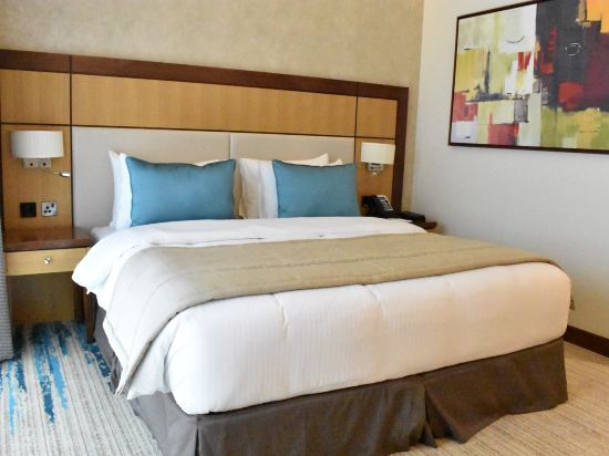 Golden Tulip Media Hotel Room Type - Standard Double Room Non Smoking