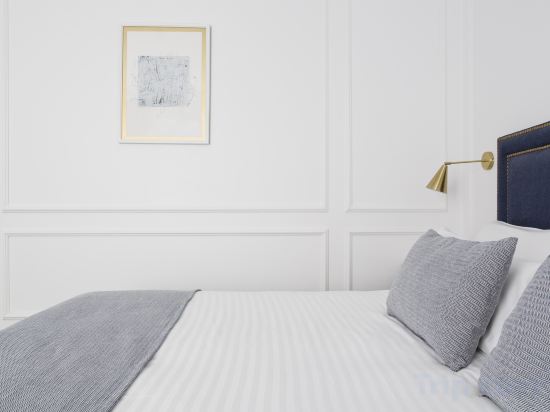 Hotel Midmost by Majestic Hotel Group Room Type - Design Room
