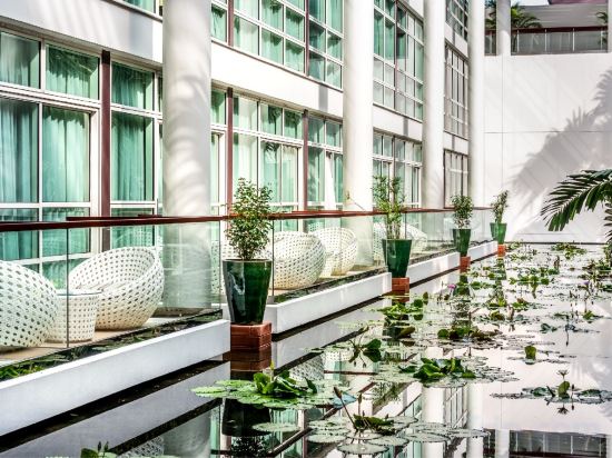Pullman Bangkok King Power Hotel Room Type - Premium Deluxe Twin Balcony