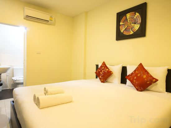 The Elegant Patong Room Type - Deluxe Double Room with Balcony