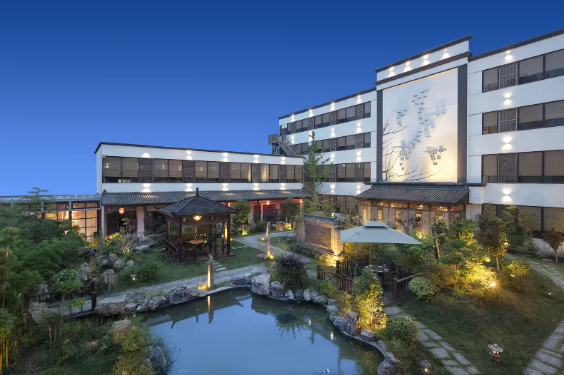 仟那旅途飯店（新鄉大學城店）