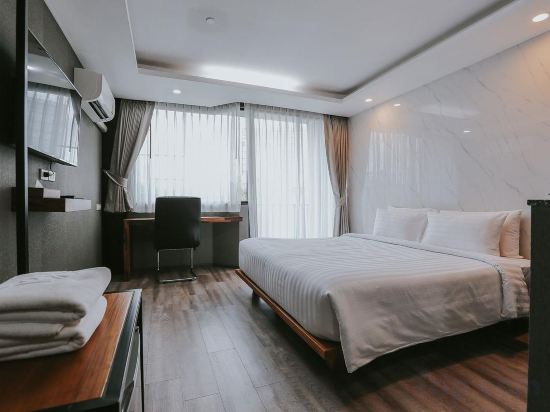 Bangkok City Link Hotel Room Type - Deluxe Double Room