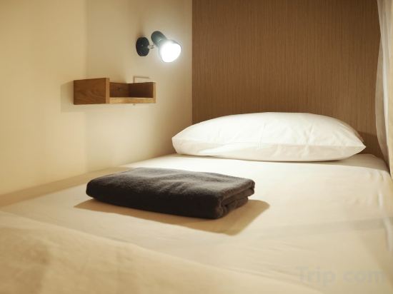 Monomer Hostel Bangkok Room Type - Quadruple Room with Shared Bathroom
