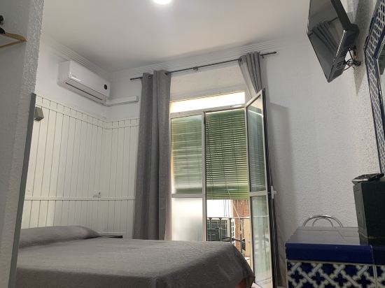 Hostal Alcobia Room Type - Double Room with Private Bathroom