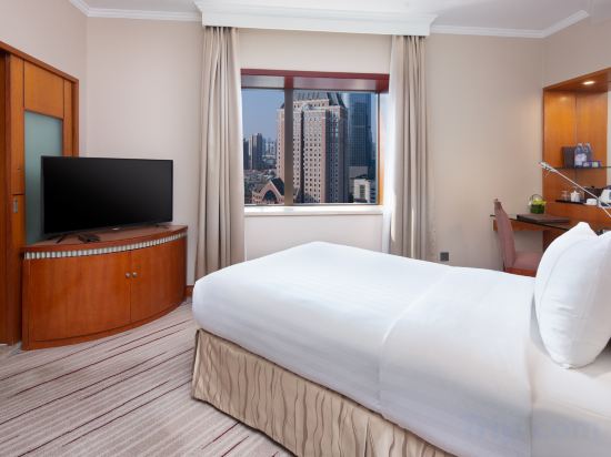 Jianguo Hotel Shanghai - Tap to explore photos