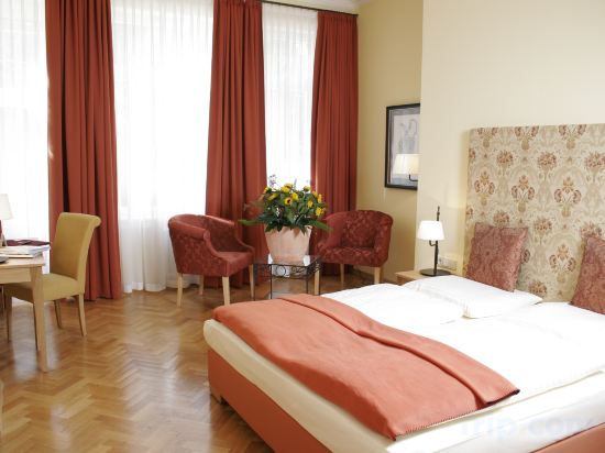 Hotel Villa Florentina - Tap to explore photos