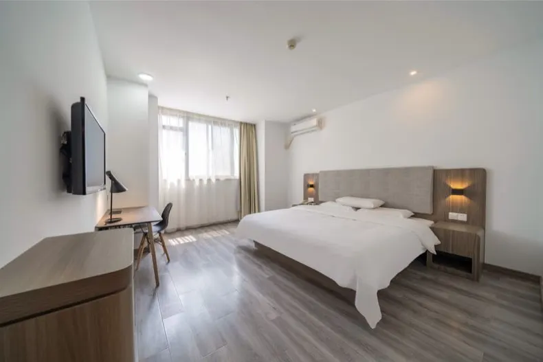 Geli Hotel (Shanghai Kangqiao Subway Station store, New International Expo Center )