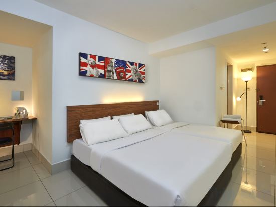 V Hotel Room Type - Family Triple No Window