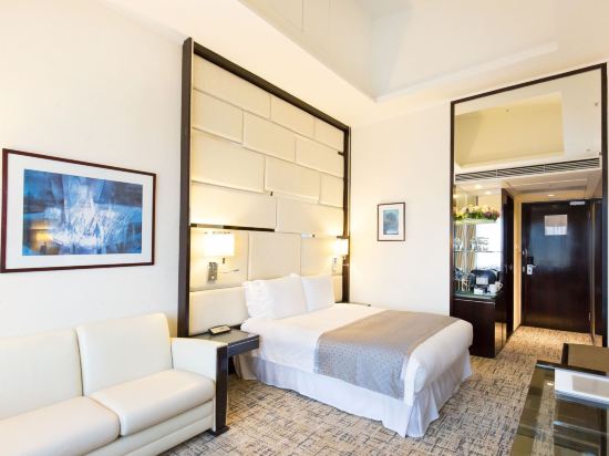 Regal Airport Hotel Room Type - Executive Club Superior