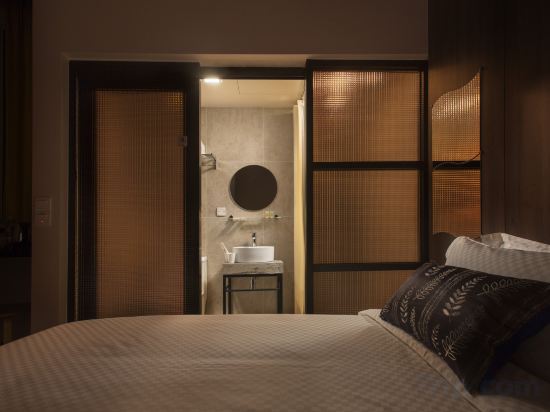 Hotel Twenty 8B - Tap to explore photos